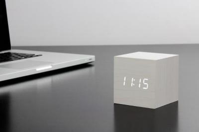 CUBE click clock